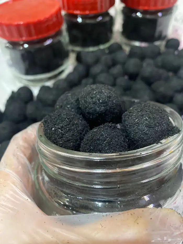 بمناسبة يوم التأسيس خذ علبه وسط والثانيه الصغيره مجانا 2