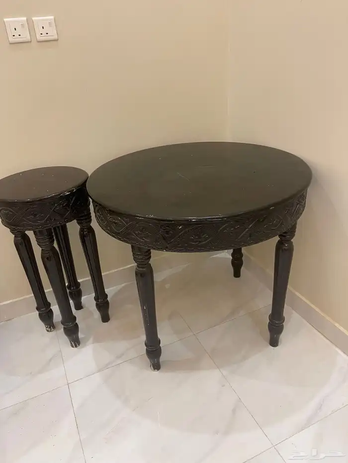 طاوله استقبال كببره مع اثنين صغار 2