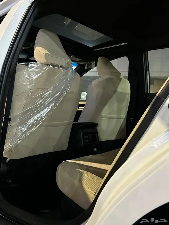 كامري 2025 E بلص هايبرد سعودي لدى معرض سامي القعدي 8