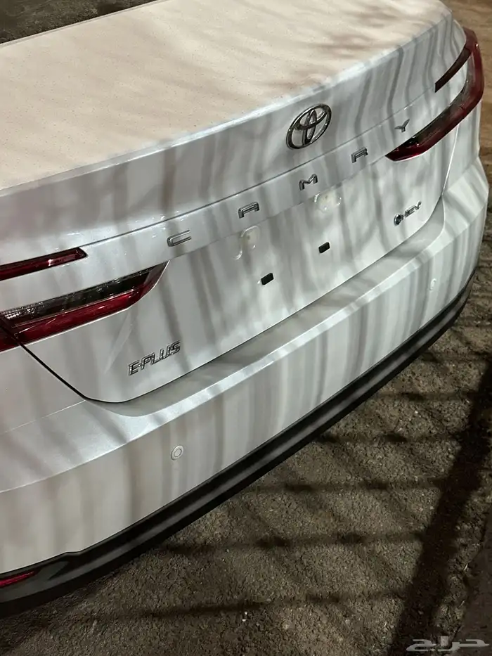 كامري 2025 E بلص هايبرد سعودي لدى معرض سامي القعدي 7