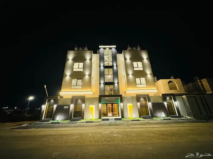 شقق تشطيب فاخر حي السويس 0