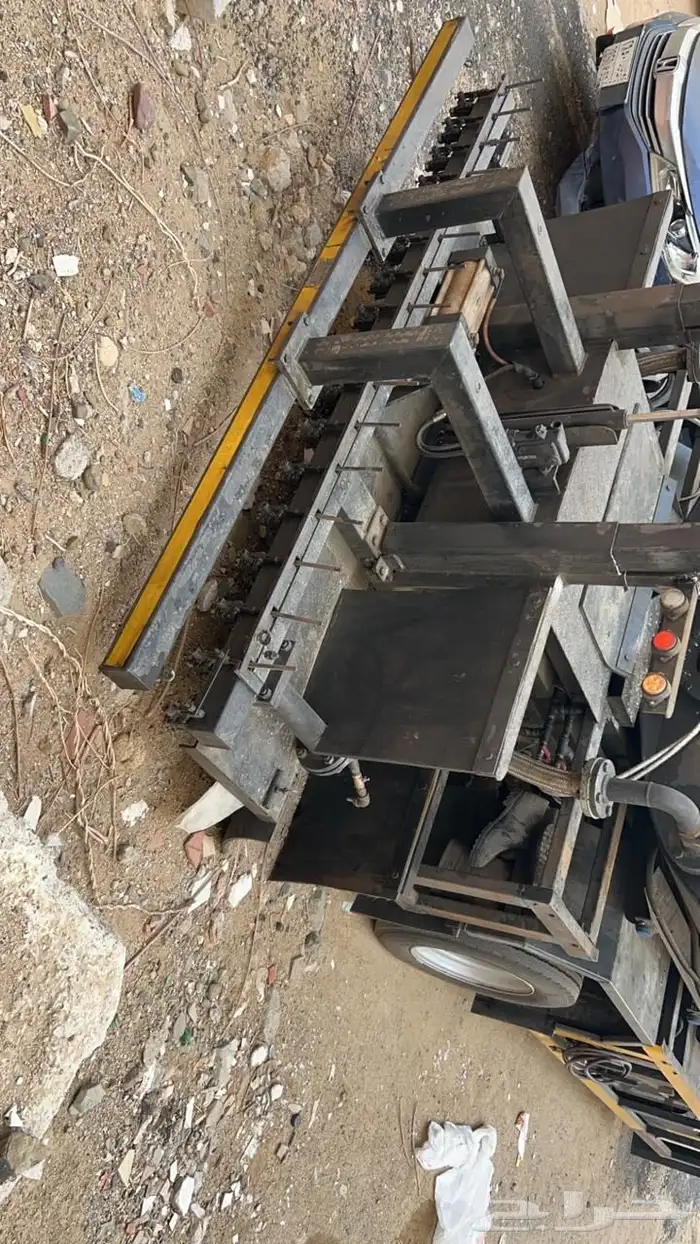 فرادة اسفلت للإيجار وايت أم سي ون 5