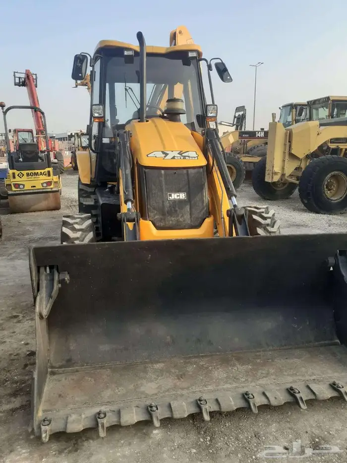 باكهولودر جي سي بي 3DX موديل 2016 لوط 118 10