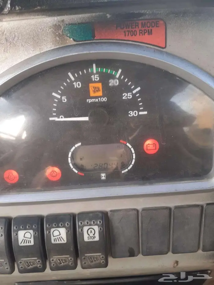 باكهولودر جي سي بي 3DX موديل 2016 لوط 118 6