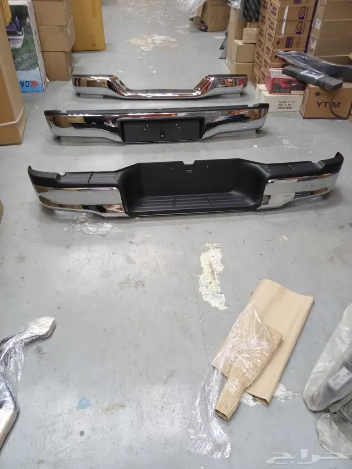 صدام هيلوكس خلفي واسطبات وشمعات وجميع اكسوارت الهيلوكس 1