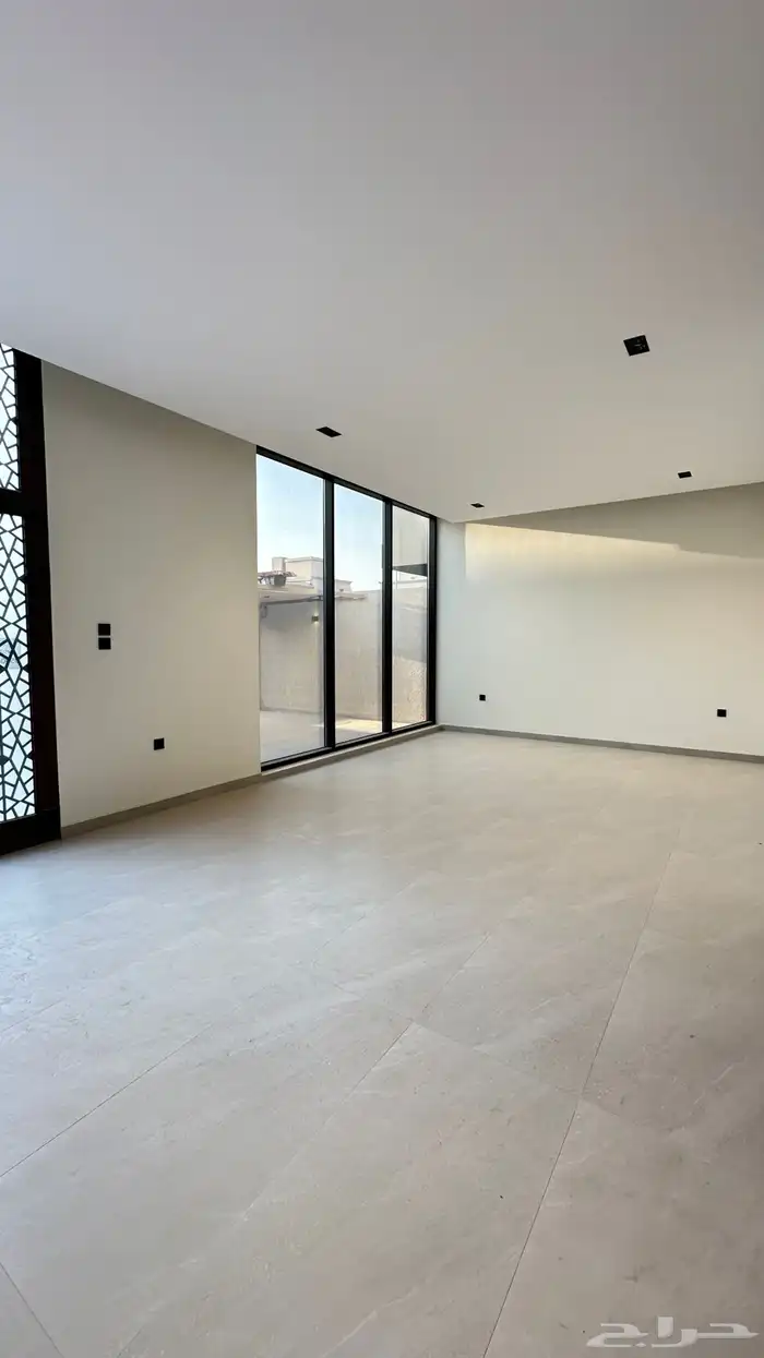 للبيع فيلا فاخره بتصميم عصري ومميز 2