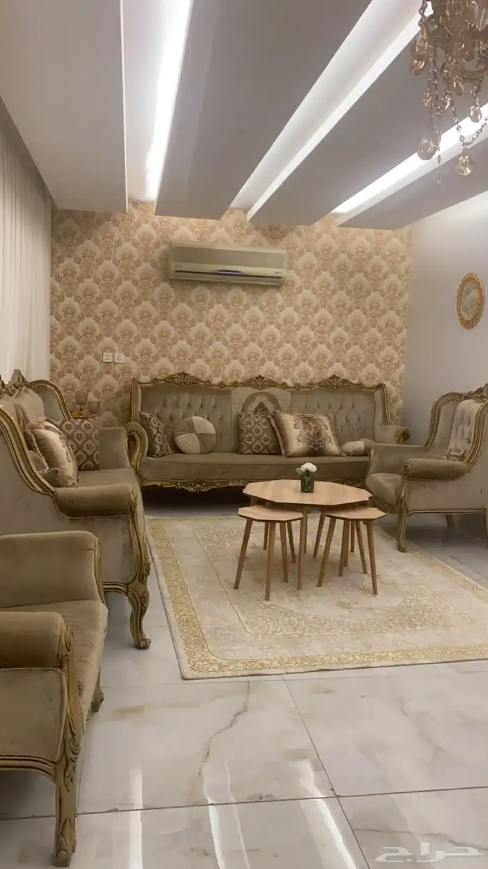 للبيع كنب مستخدم نظيف ب1700 5