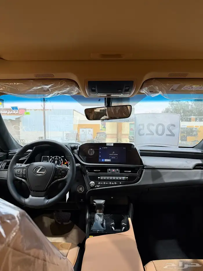 لكزس ES250 بنزين 2025 باللون الابيض سعودي وأرد آلوكيل 20