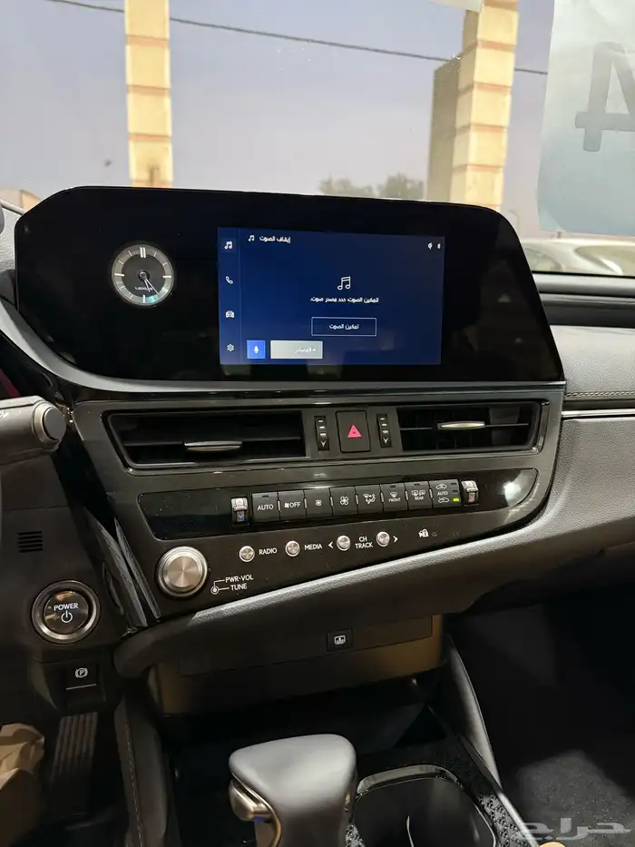 لكزس ES250 بنزين 2025 باللون الابيض سعودي وأرد آلوكيل 19
