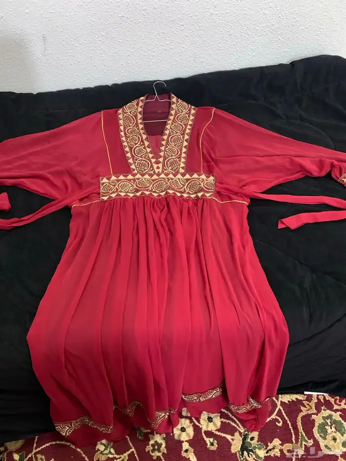 فستان احمر مناسب للأمهات 0
