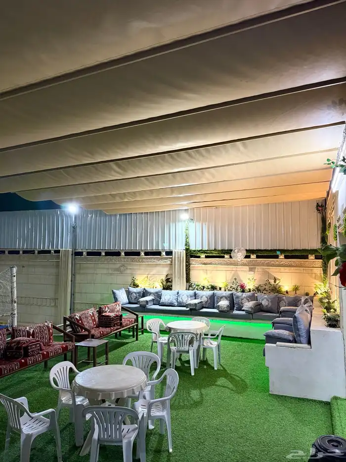 استراحة قسمين بمسبحين صغار وكبار وألعاب مائية وملعب صابوني 37