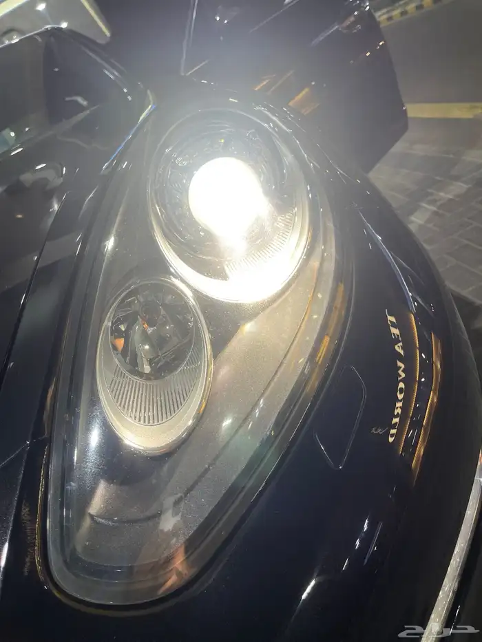 شمعة بورش باناميرا نظيفة 1