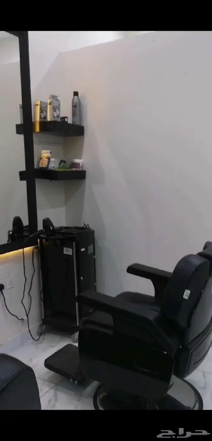 محل حلاق جاهز لإكمال الاجار او تقبيل المحل 0