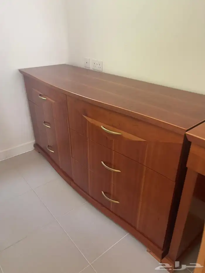 اثاث فندق كامل للبيع غرف نوم. كنبات. طولات خدمه 4