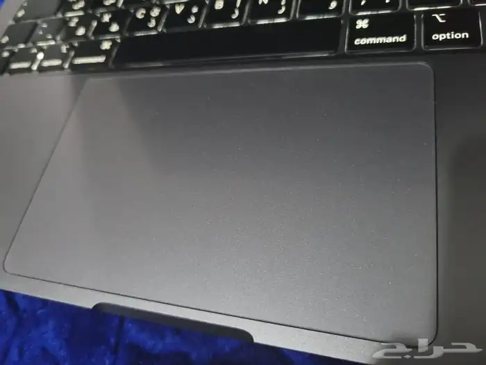 ماك بوك m2برو نضيف 6
