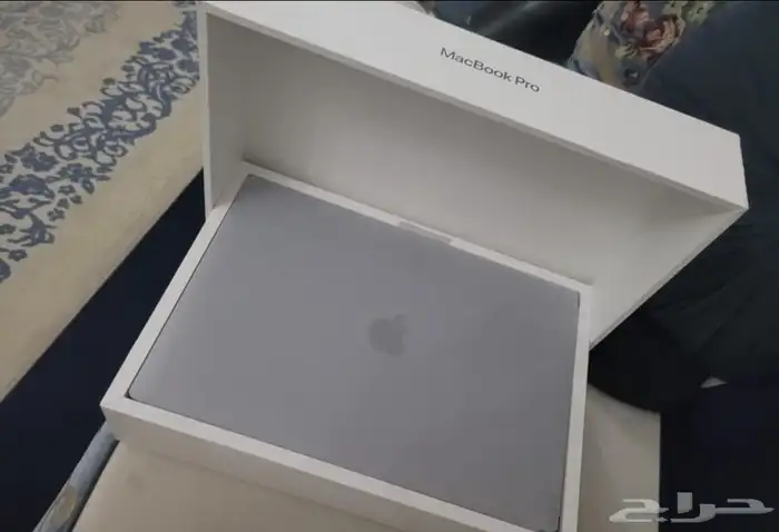 ماك بوك m2برو نضيف 4