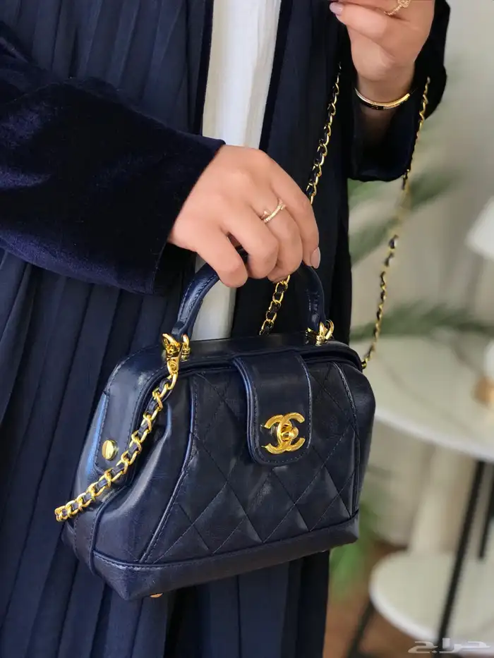 شنط كوتش ميو ميو توري بورش اشكال كثيره ومتنوعه 42