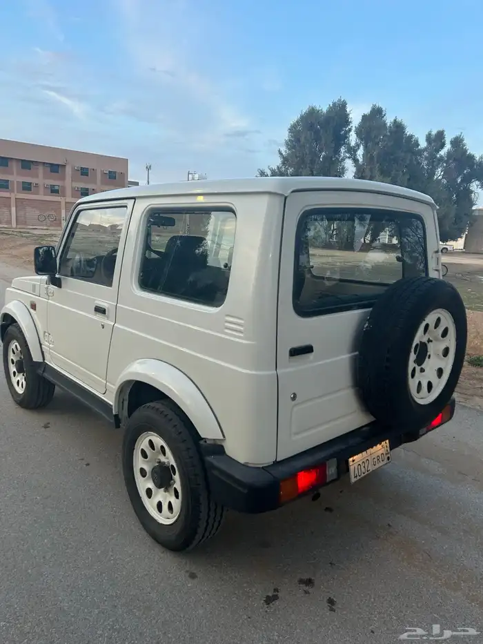 جيب سوزوكي ساموري 1998 نظيف مخزن 3