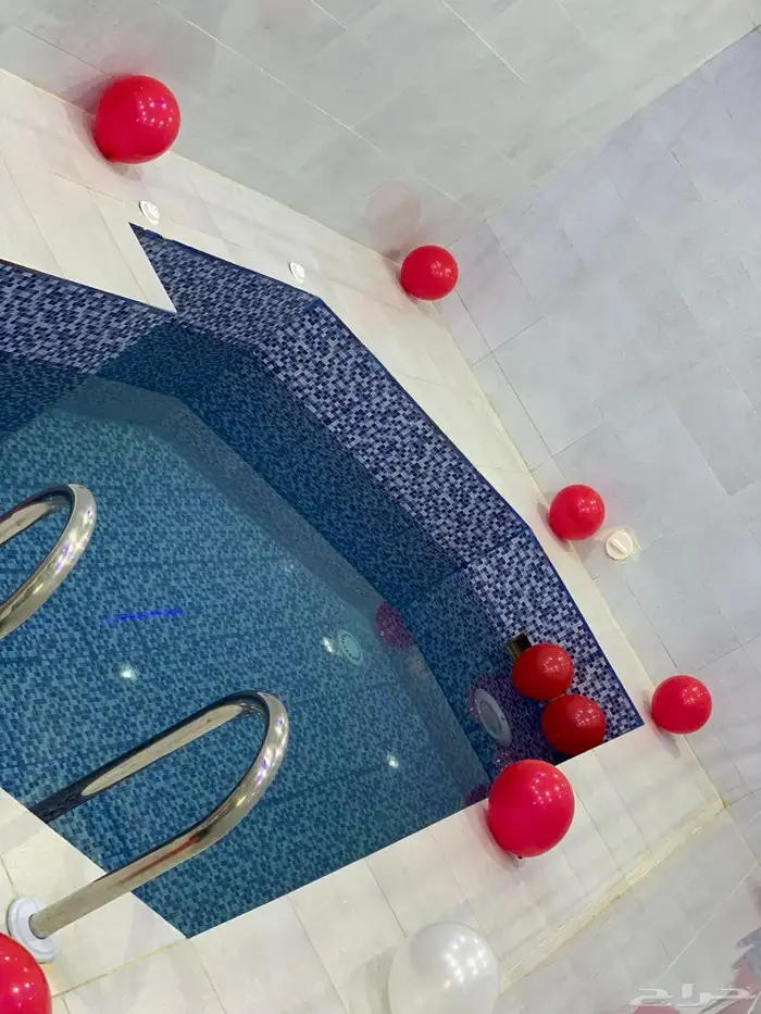 شاليهات و فلل بمسابح داخليه في الدرب وجديده 3