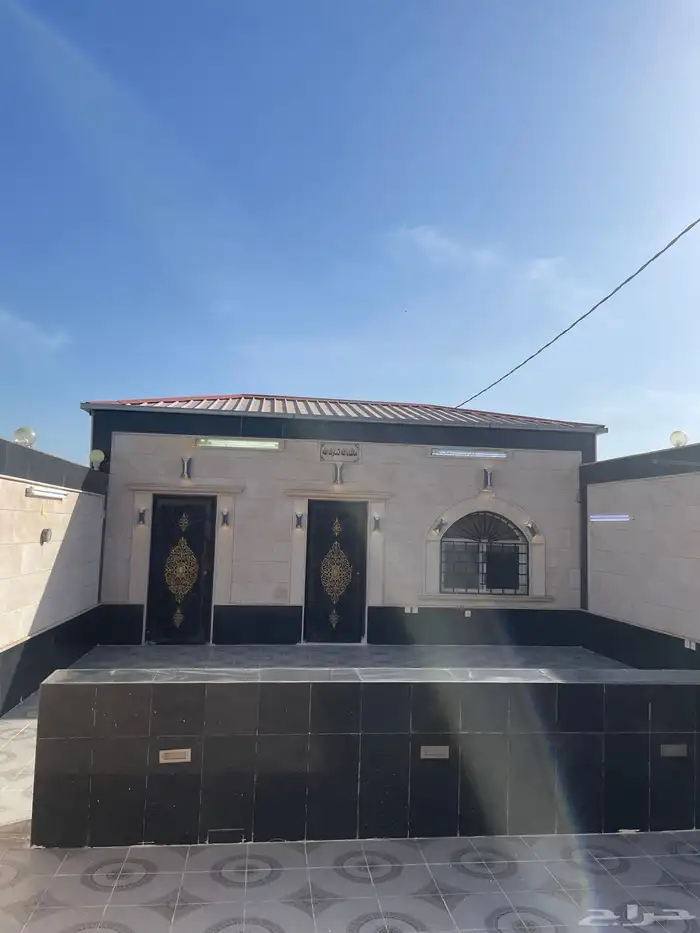 ((استراحة حي الراشدية 2 )) ويوجد ((استراحة ثانية في الحساني) 15