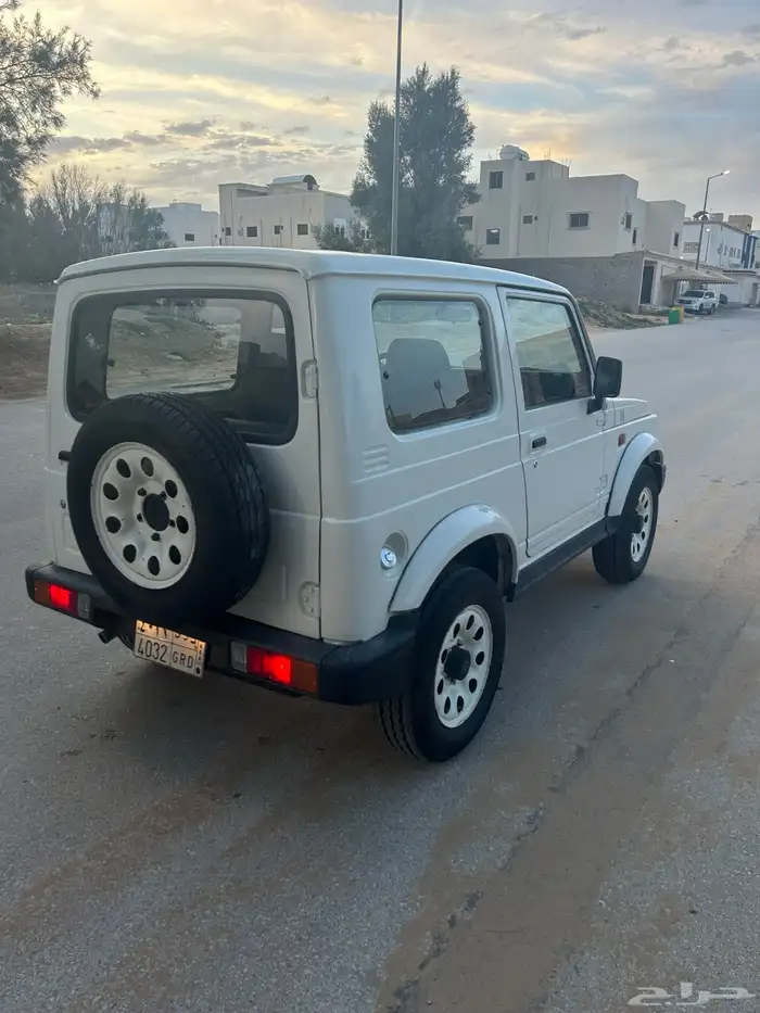 جيب سوزوكي ساموري 1998 نظيف مخزن 2