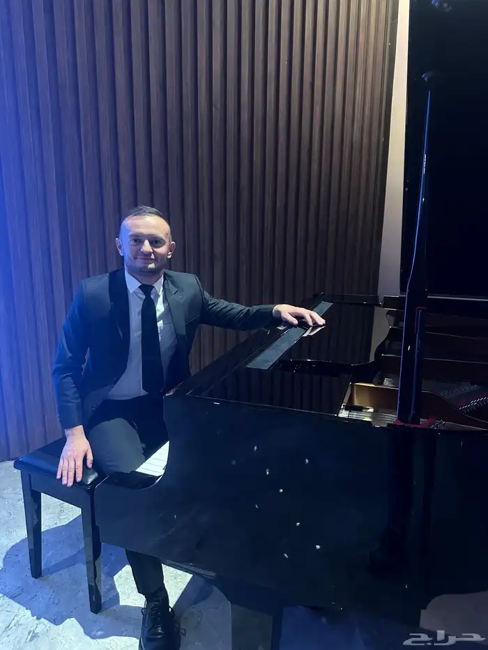 professional pianist for Europe 0