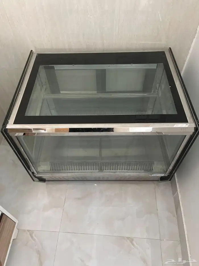 ثلاجة اسكريم وعصيرات زجاجيه 1