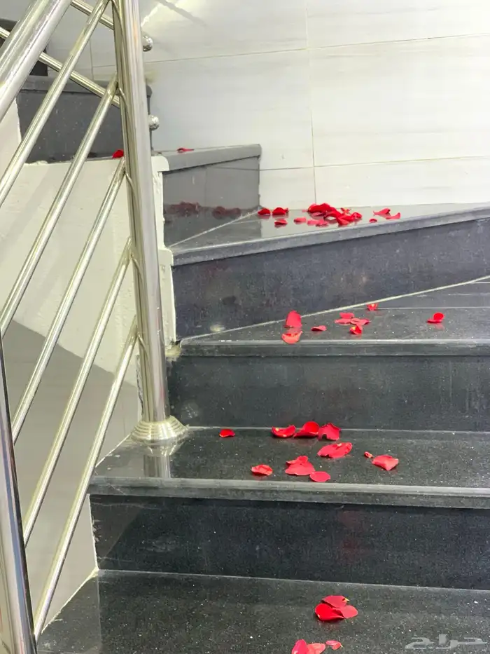 شاليهات و فلل بمسابح داخليه في الدرب وجديده 2