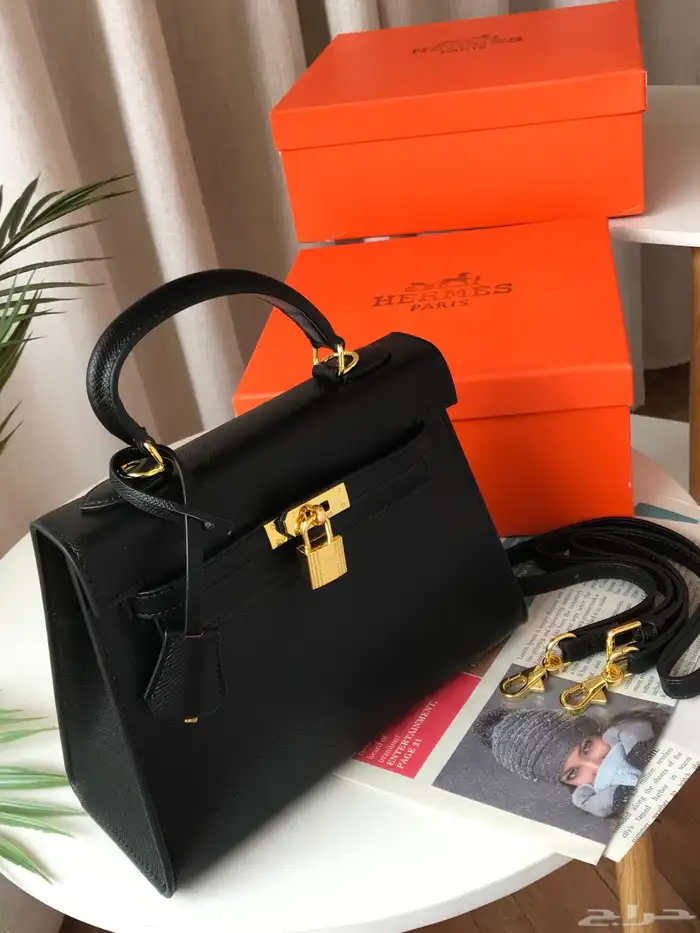 شنط كوتش ميو ميو توري بورش اشكال كثيره ومتنوعه 46