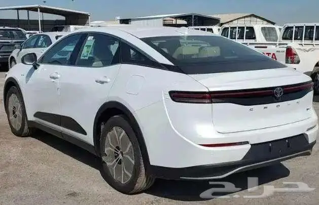 تويوتا كراون بريميوم 2025 كاش او تقسيط 2