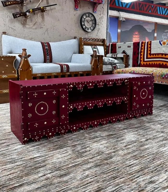 طاولة تلفزيون وخشبيات تراثية 2