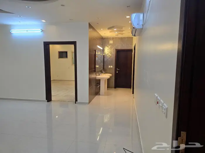 تم الايجار شقة مميزة للإيجار في قلب حي شهار 1