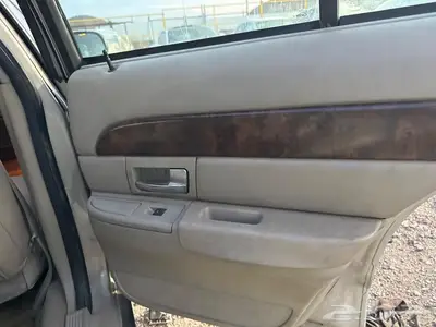 للبيع قطع غيار فورد 2011 5
