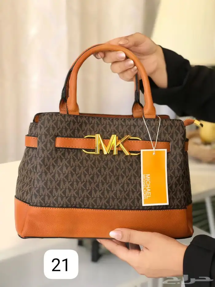 شنط كوتش ميو ميو توري بورش اشكال كثيره ومتنوعه 60