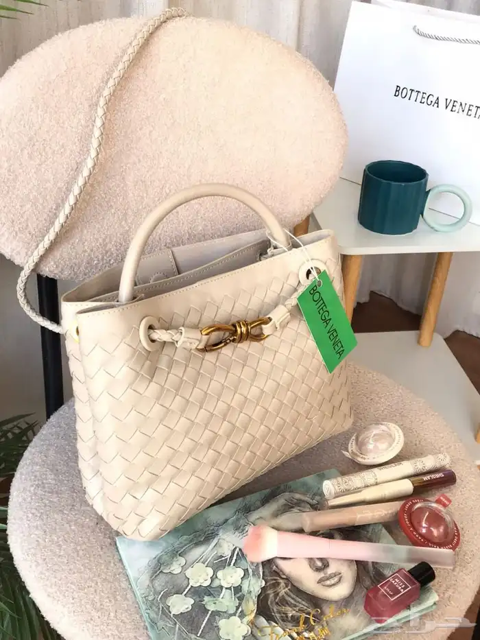 شنط كوتش ميو ميو توري بورش اشكال كثيره ومتنوعه 77