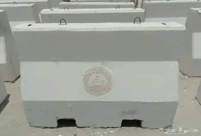 السلام عليكم صبات خرسانية احجار متنوعه احجام موجوده 1