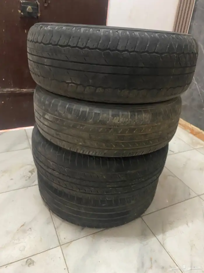 حق بليزر كفرات مستعملة أربعة نفس المقاس وخمس غير سوم 4