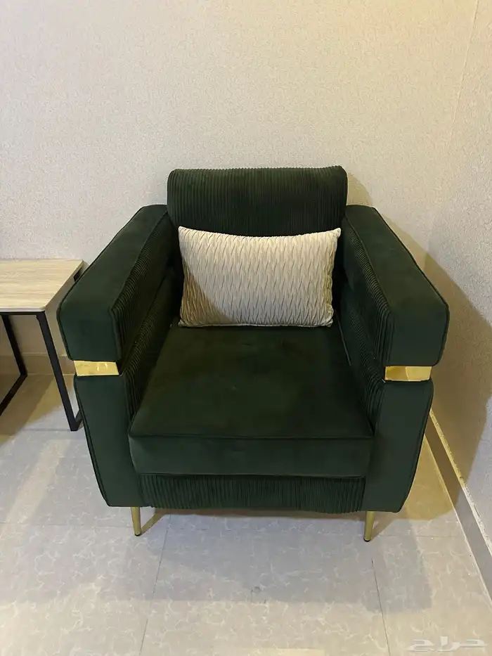 كنب للبيع 3 قطع الكنب استخدام سنه شبه جديد من العرفج للاثاث 0