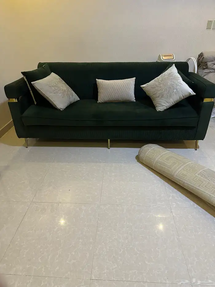 كنب للبيع 3 قطع الكنب استخدام سنه شبه جديد من العرفج للاثاث 2