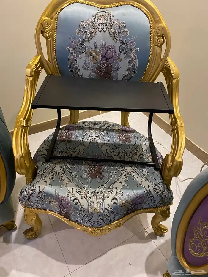 ستاند للبيع وصانعة التويست70 0