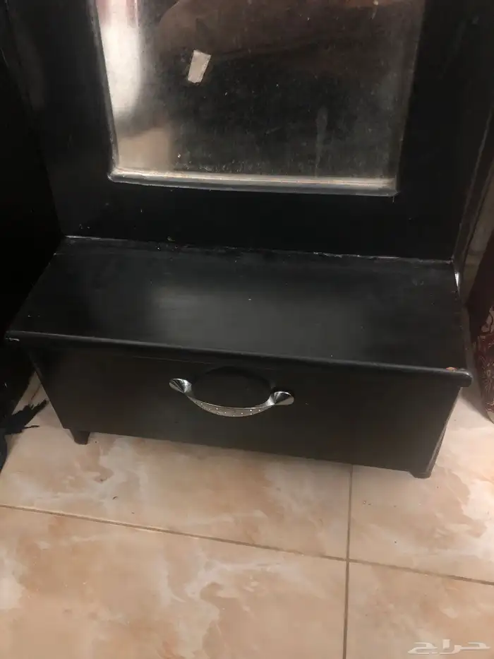 مرايا مع درج للبيع 1