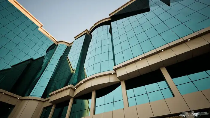 شبابيك وابواب المنيوم واجهات زجاج وكلادينج 10