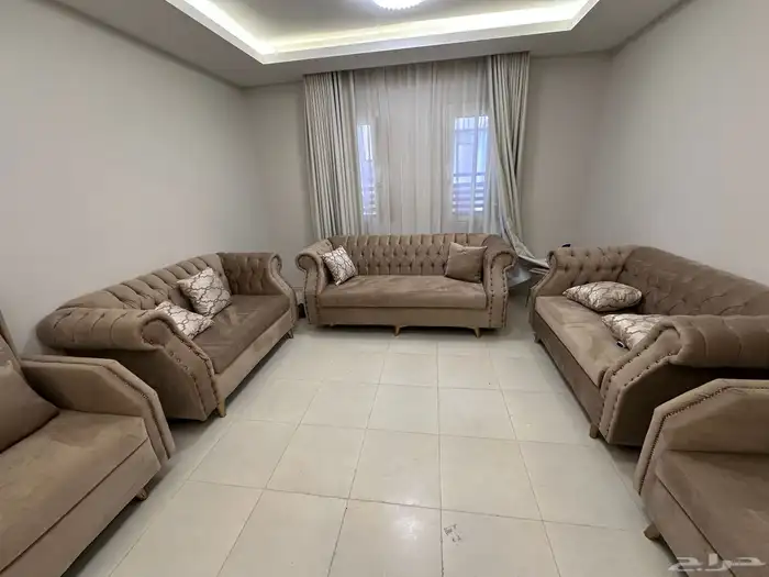 طقم كنب ينفع لمجلس 4 4 او 4 5 نظيف جدا للبيع 5