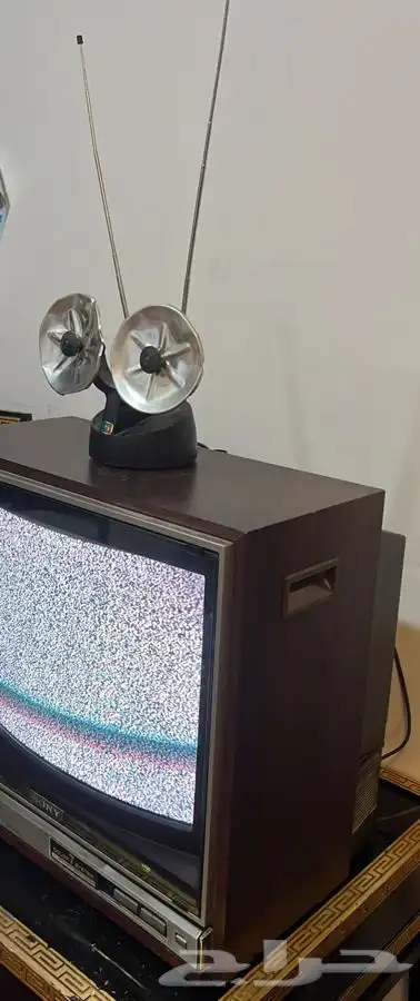 تلفزيون قديم سوني  نظيف مرة شكله مرة جميل 5