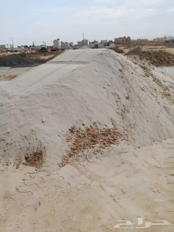 توريد رمل ابيض وخرسانه لياسه تليس بحص الرمل الابيض 2