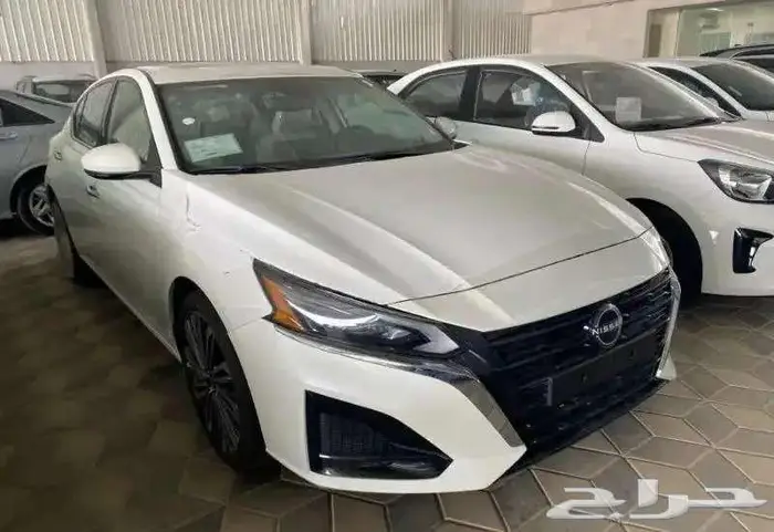 نيسان التيما SV نص فل 2025 18