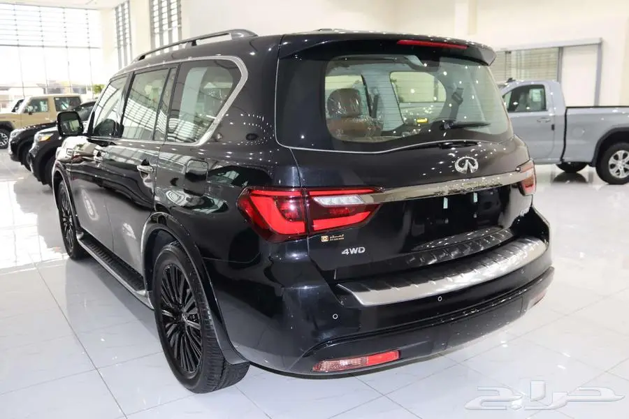 انفينتي QX80 LUX SENSORY بلاك اديشن 2024 3