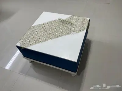 كنب نظيف مع طاولة وستاير 4
