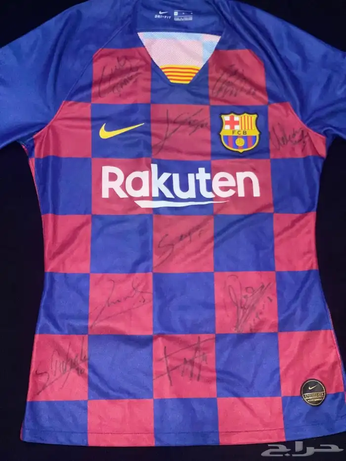 تيشرت نادي برشلونة الأصلي 2016 موقع من ميسي وبعض لاعبين 0