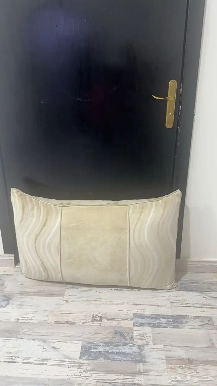 الاسعار  كنب طقم 7 اشخاص طقم مخدات ارضي وجهين وجهاز رياضي 7